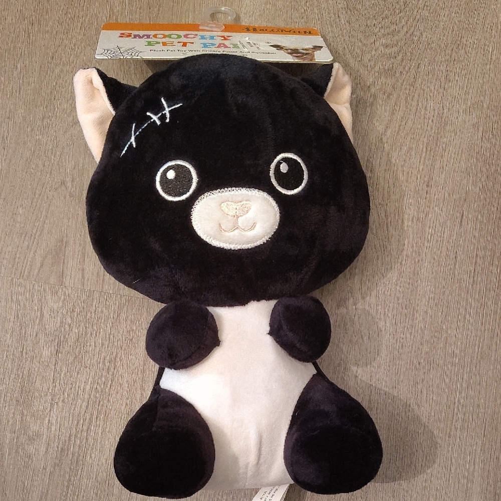 3/$10🆕Smooch Pet Plush Black and Cream Cat